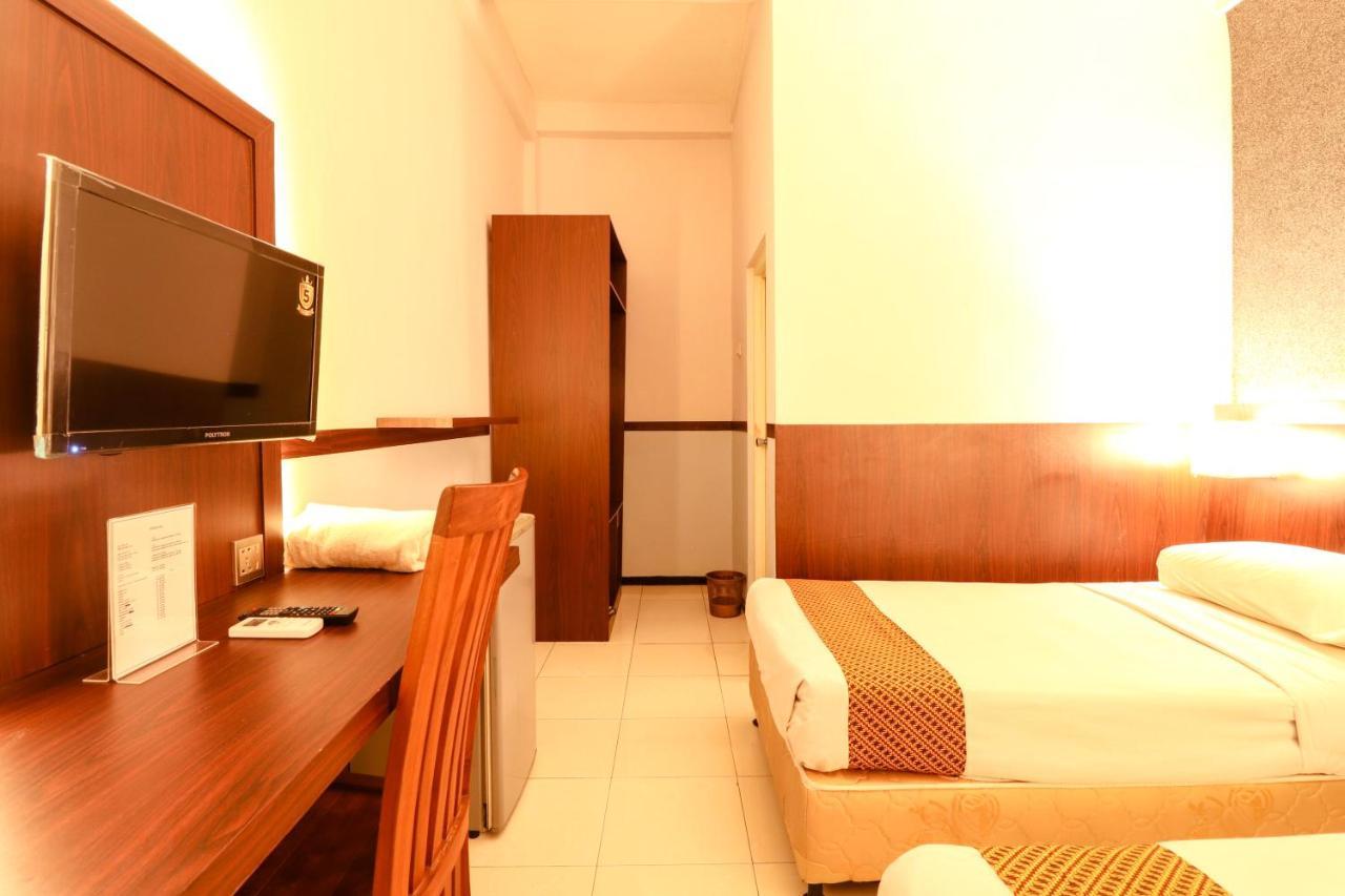 Hotel Jawa Сурабая Екстериор снимка