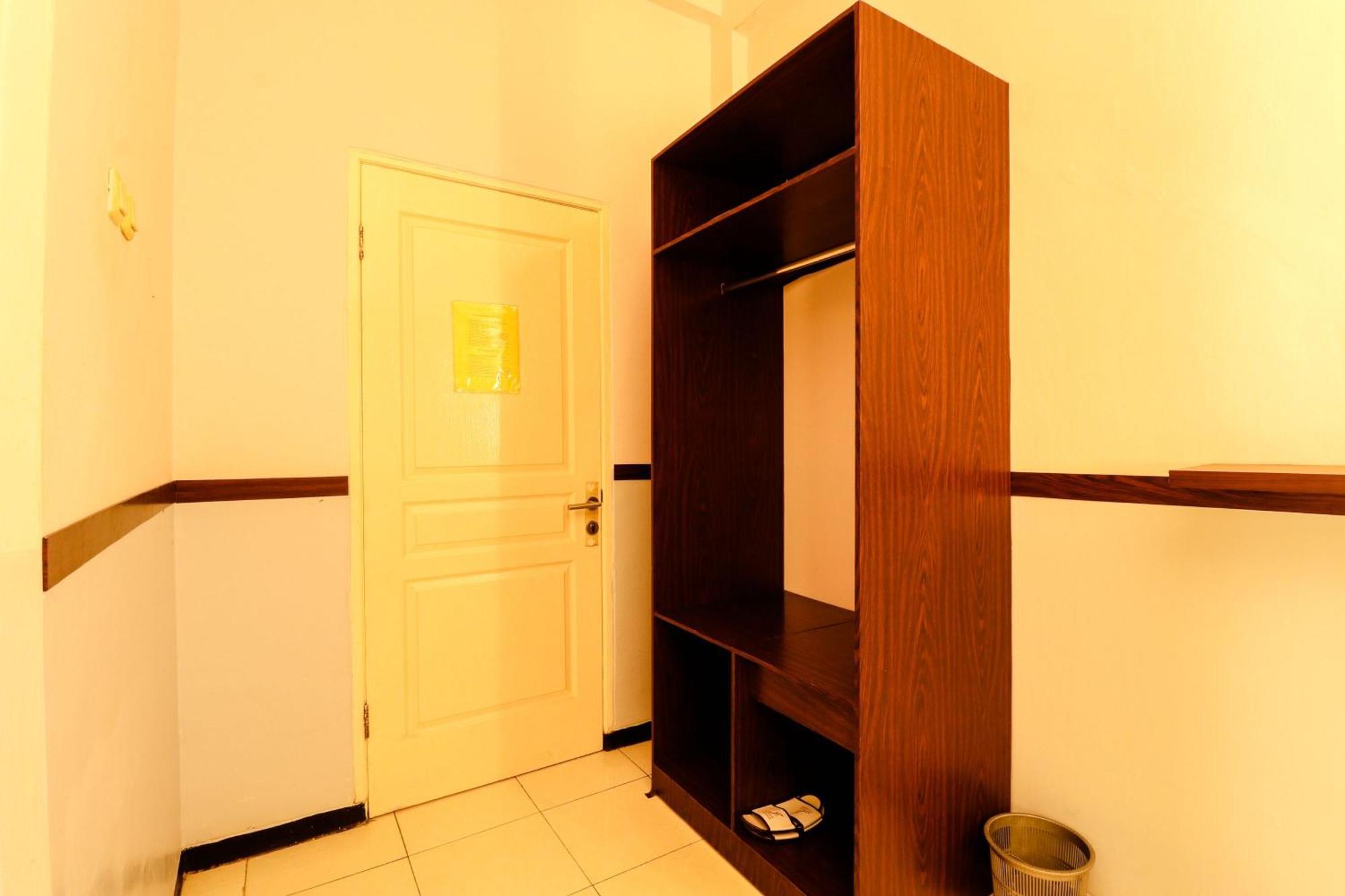 Hotel Jawa Сурабая Екстериор снимка
