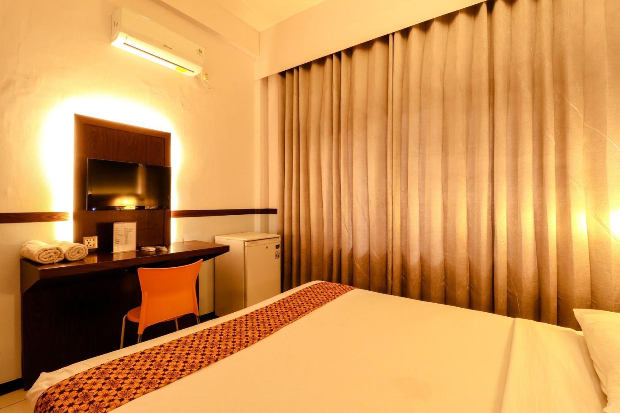 Hotel Jawa Сурабая Екстериор снимка