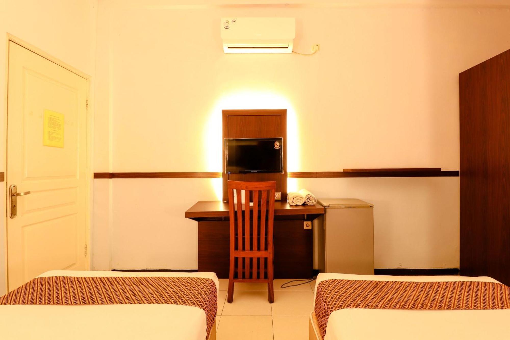 Hotel Jawa Сурабая Екстериор снимка