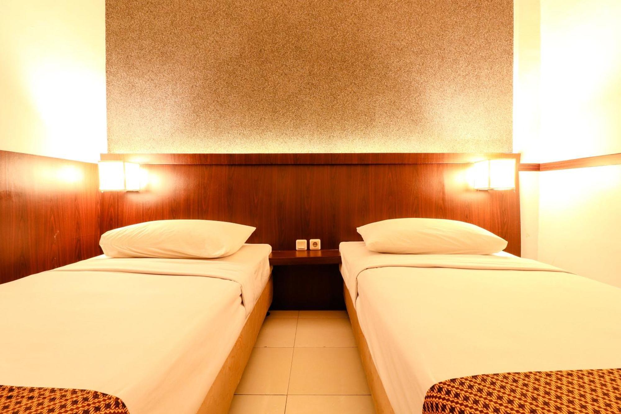 Hotel Jawa Сурабая Екстериор снимка